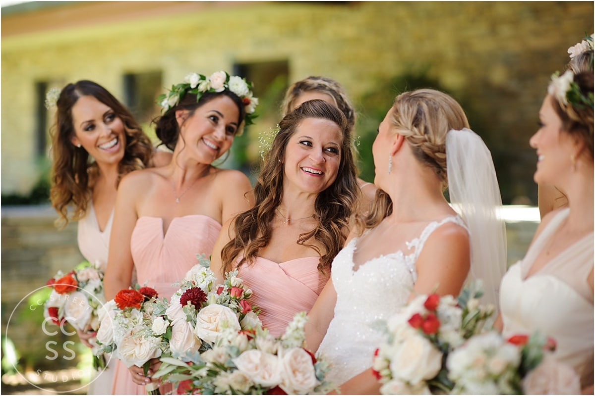 bridesmaids-flower-crowns